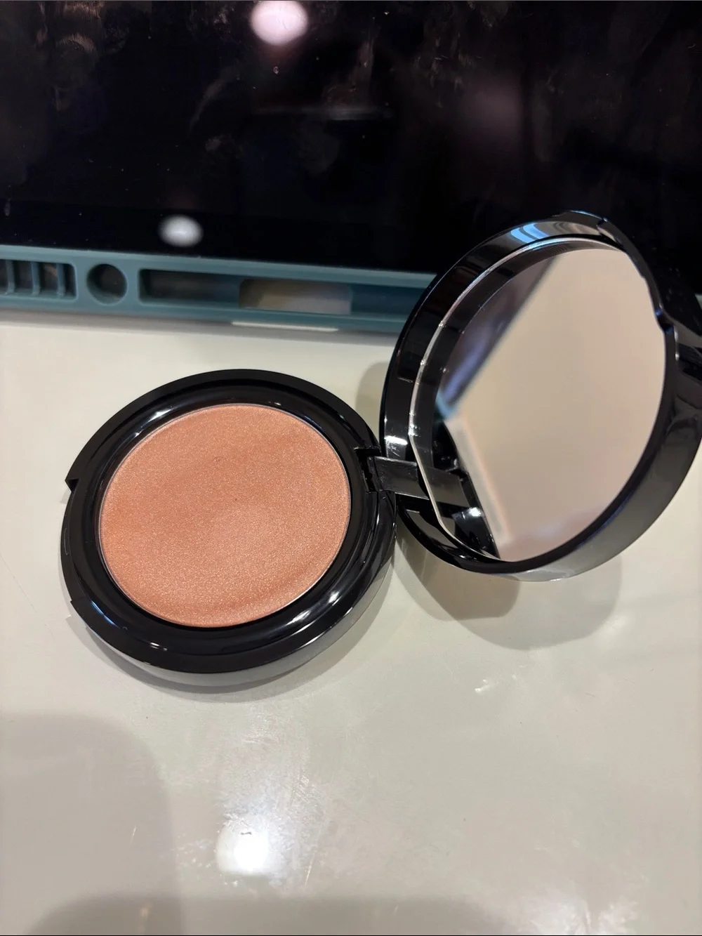 Laura Geller The Wonder Balm Hydrating Skin Tint - Rose Gold Packaging